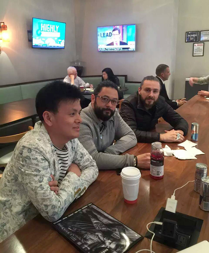 唐風采創(chuàng)始人 唐風采創(chuàng)始人-唐風采總經(jīng)理唐利民先生與OMC主席合影