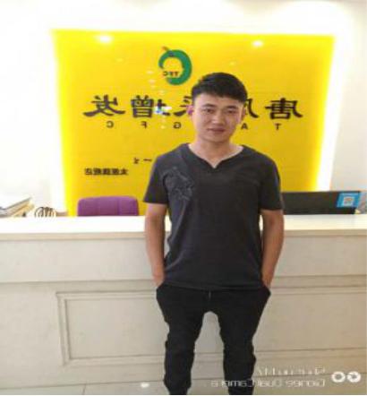 從“謝頂流蘇”到時尚潮人，他是怎么做到的？