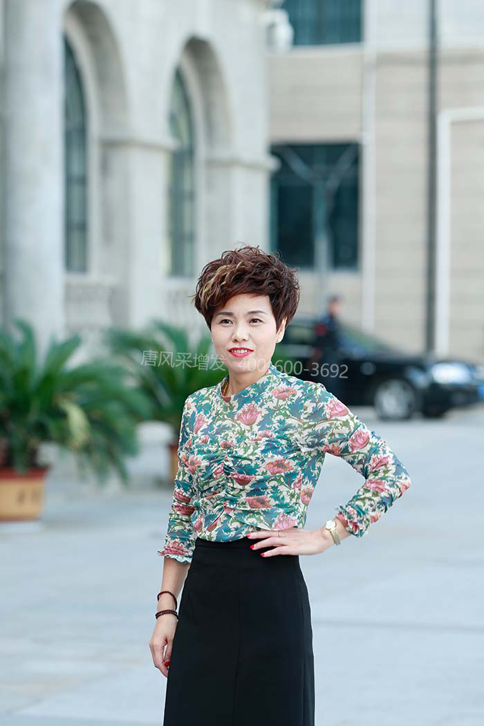 假發(fā)女短發(fā) \