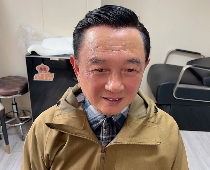 中老年人適合戴什么樣的假發(fā) \